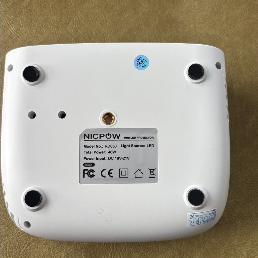 Mini Projector - Like New!! - Picture 5 of 6